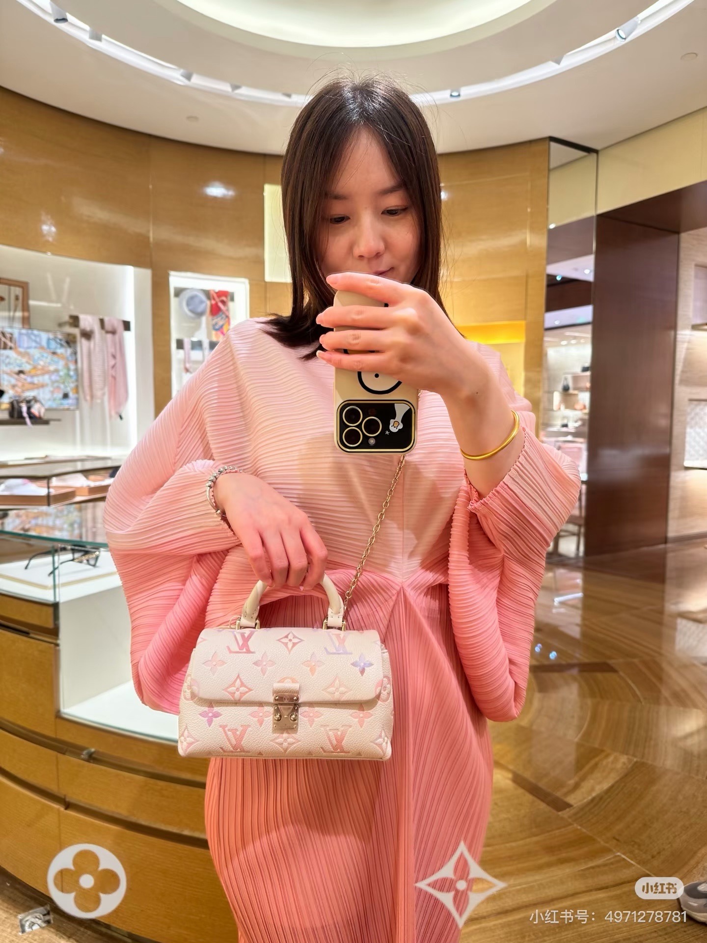 Louis Vuitton LV Luxury Designer Handbag | Luxury Designer Fashion Accessory